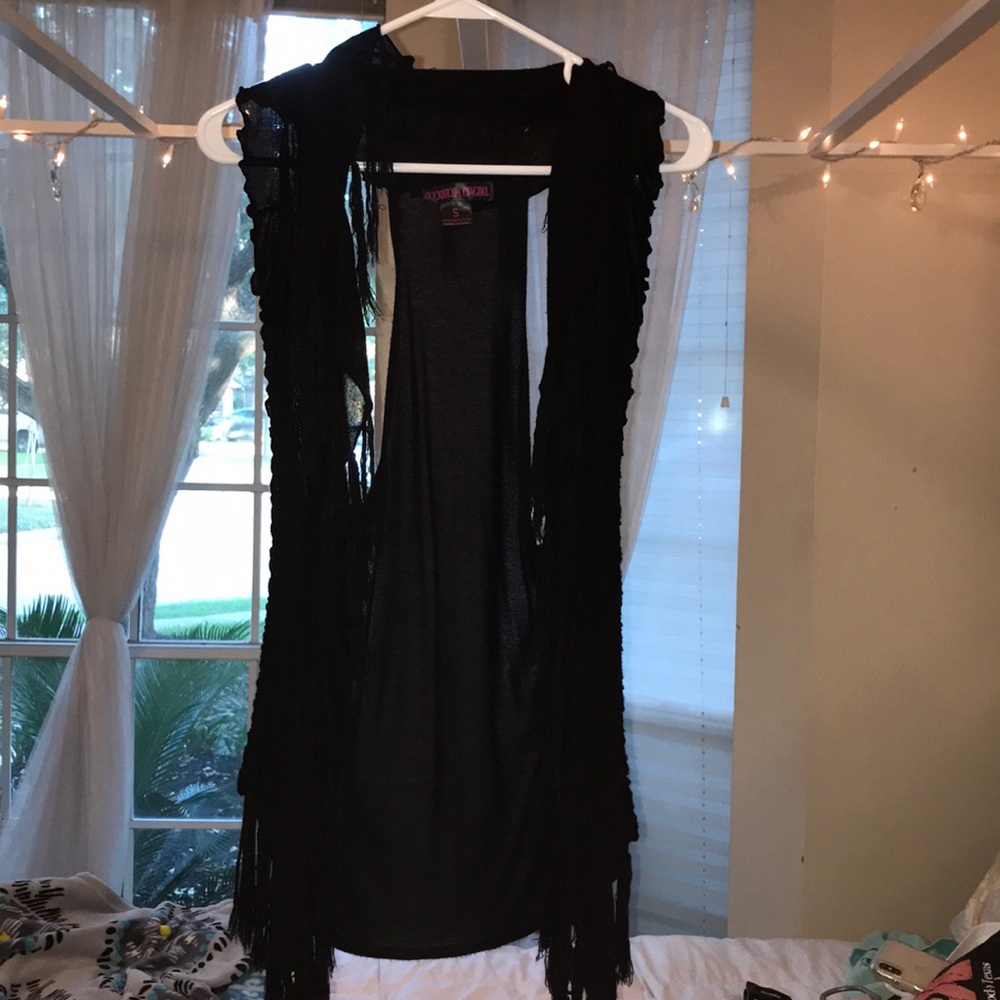 Black tasseled through vest